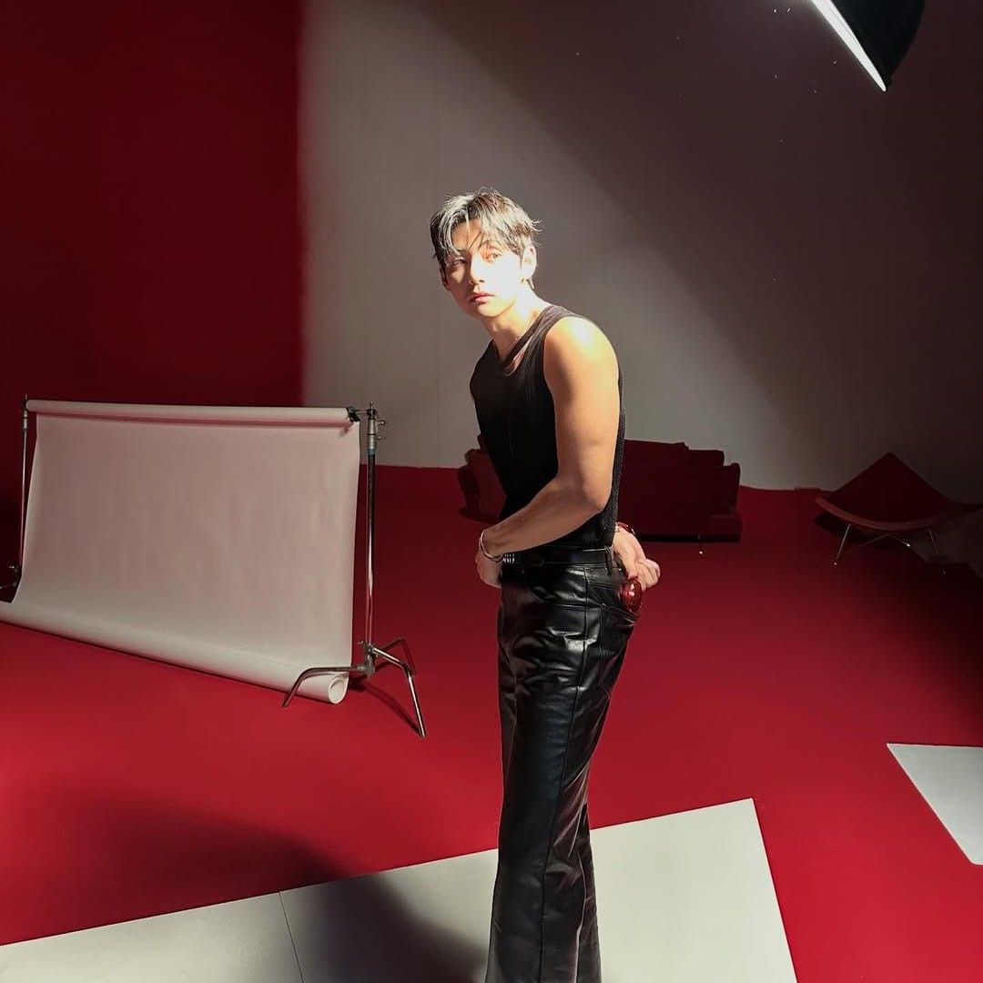 뷔 (방탄소년단) 최근 활동샷