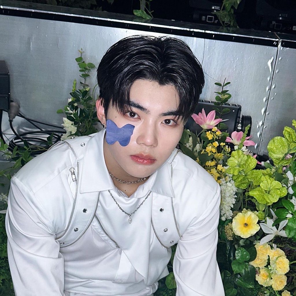 朴干旭 (ZEROBASEONE)的幕后花絮