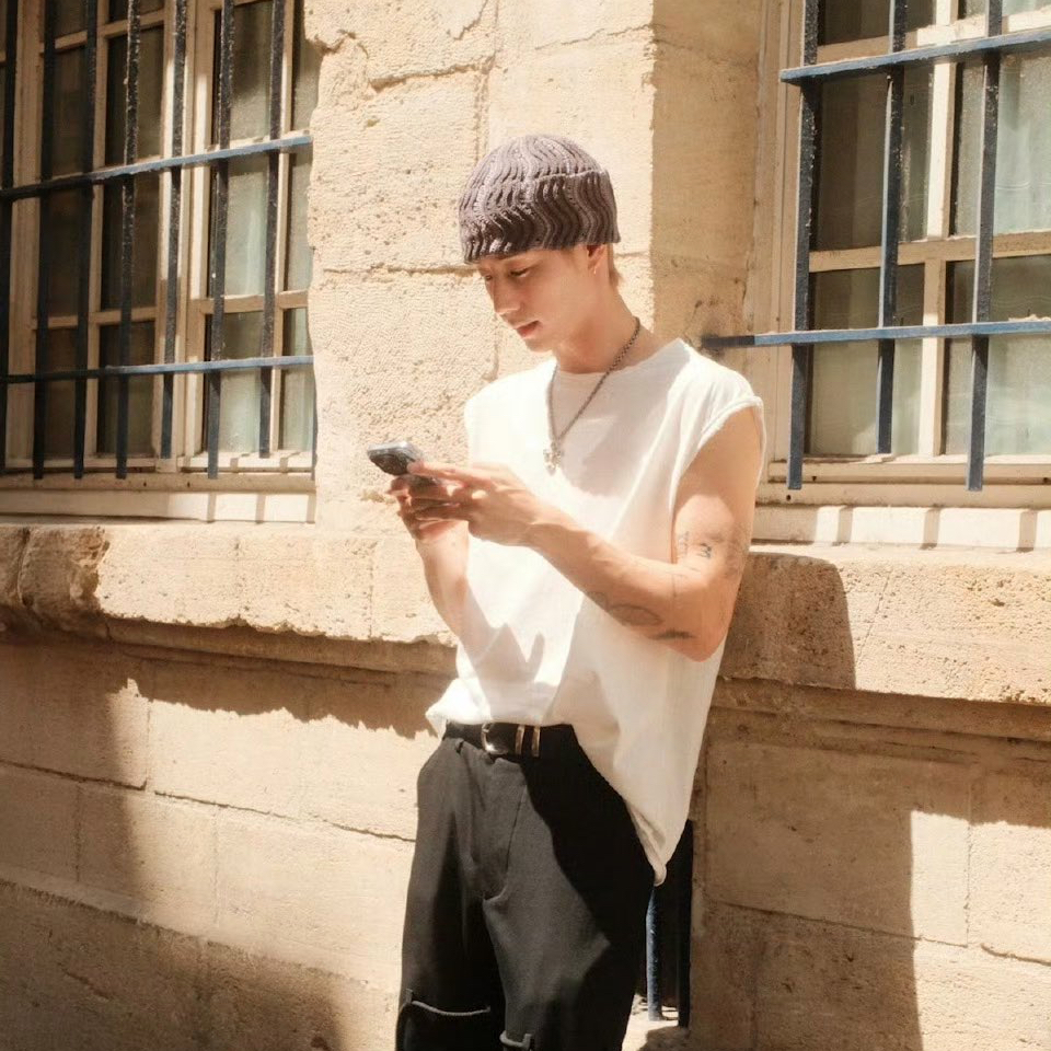 Behind-the-scenes cut of Mark (GOT7)