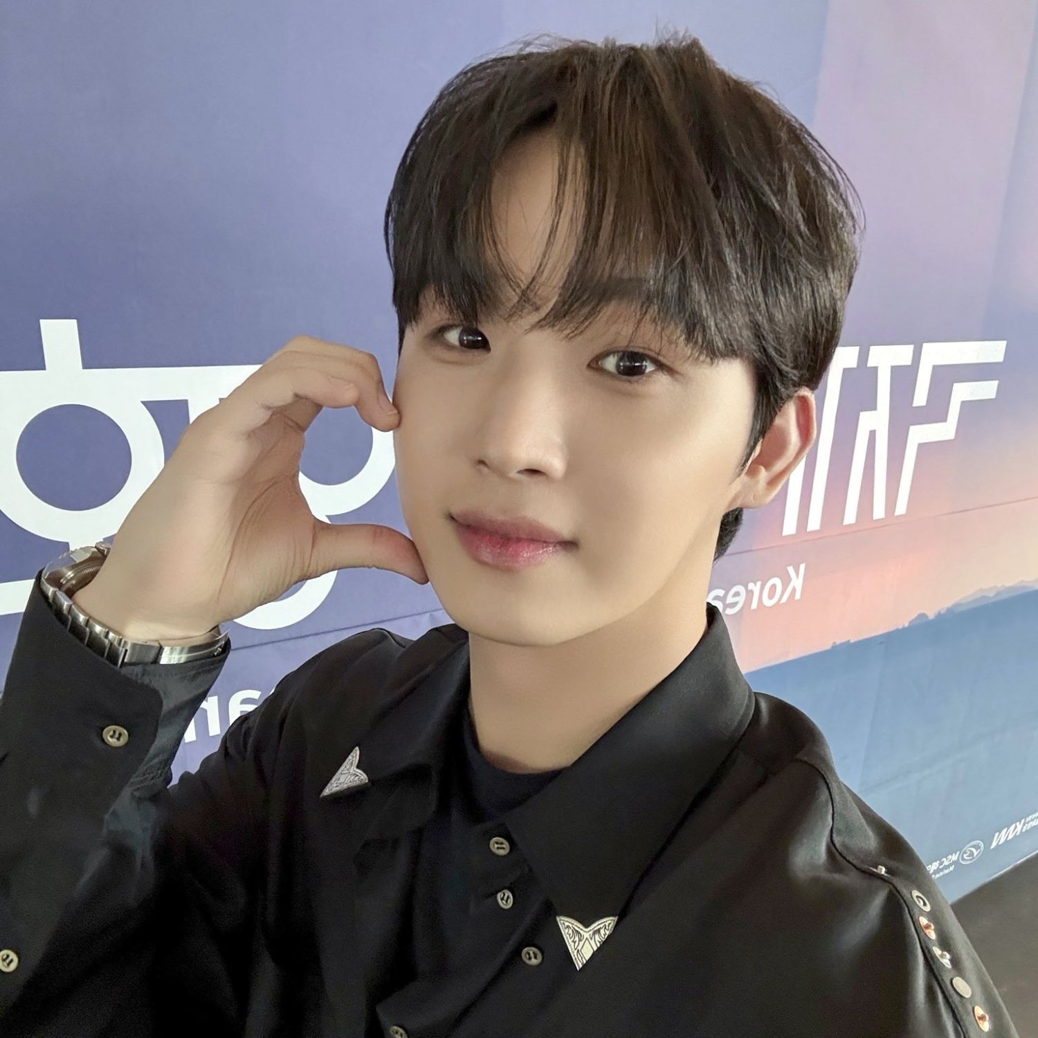 Behind-the-scenes cut of Lim Hyunsik (BTOB)