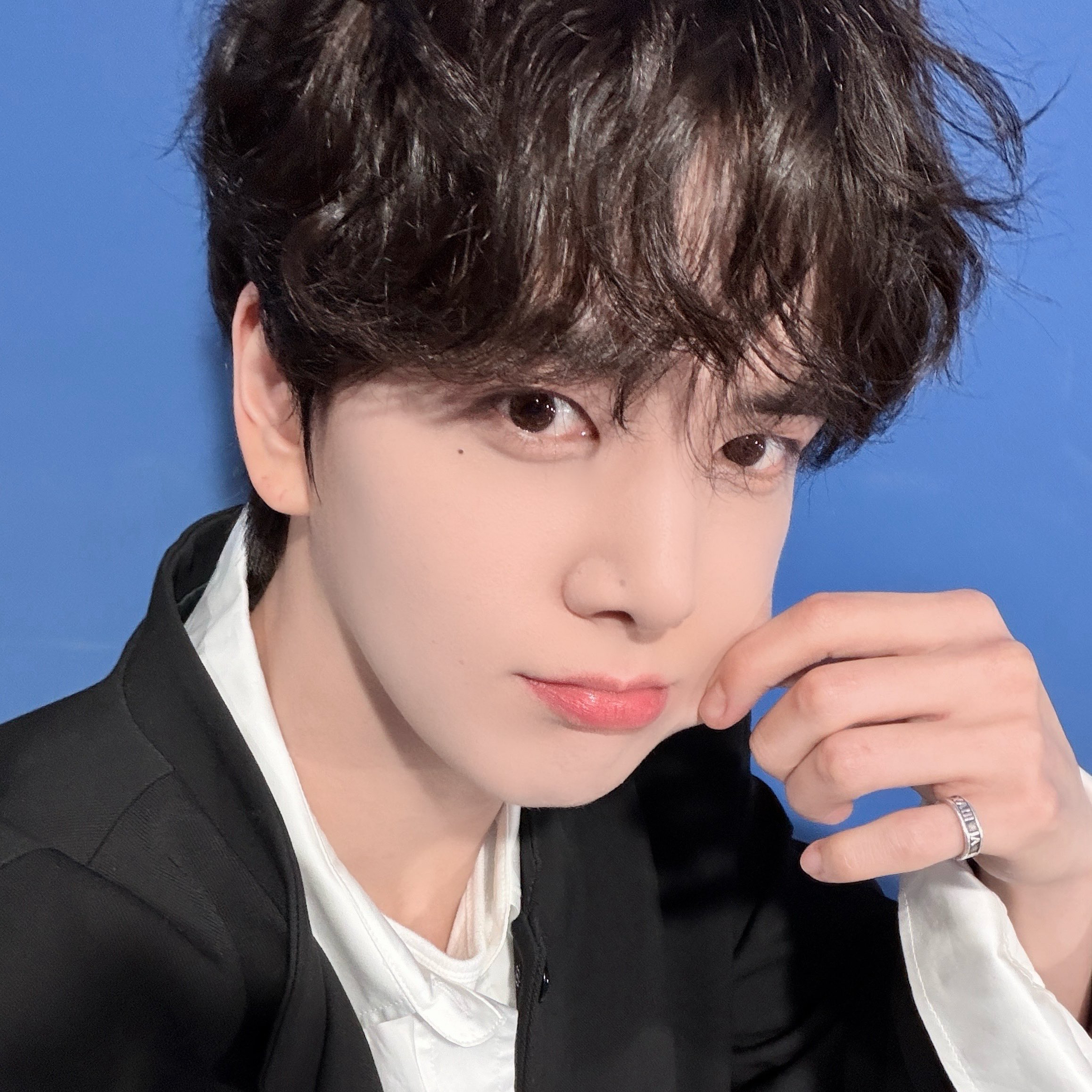 A moment captured by Younghoon (THE BOYZ)'s fan