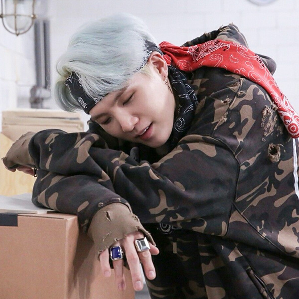 슈가 (방탄소년단) 최근 활동샷