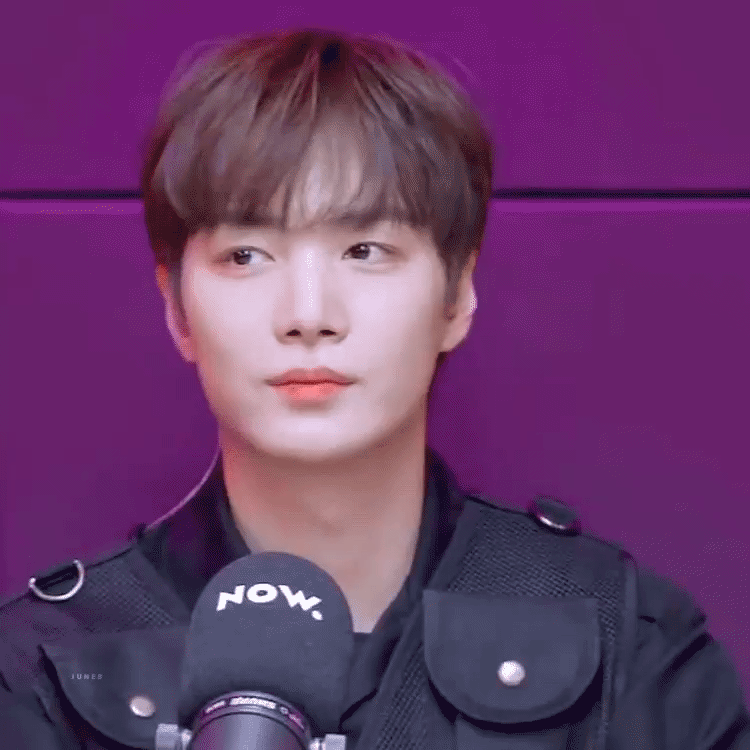 Behind-the-scenes cut of Kim Jonghyeon