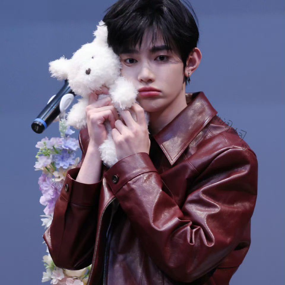 Latest photo of Zhang Hao (ZEROBASEONE)