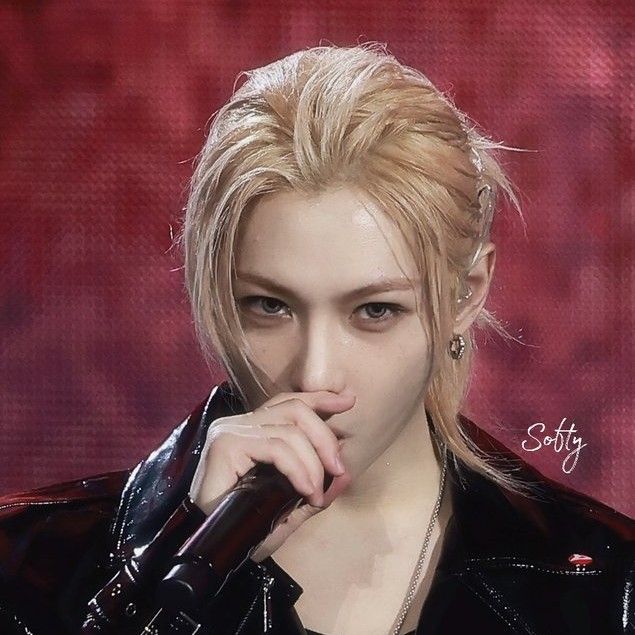 Recent activity shot of Felix (Stray Kids)