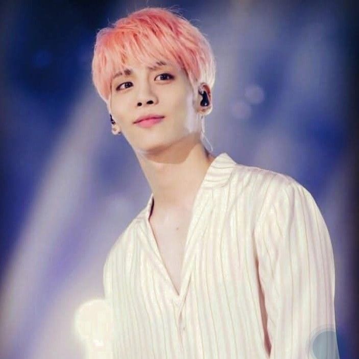 A moment captured by Jonghyun (SHINee)'s fan