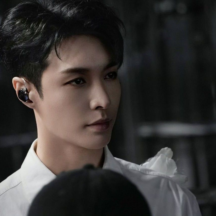 레이 (EXO)의 최신 사진