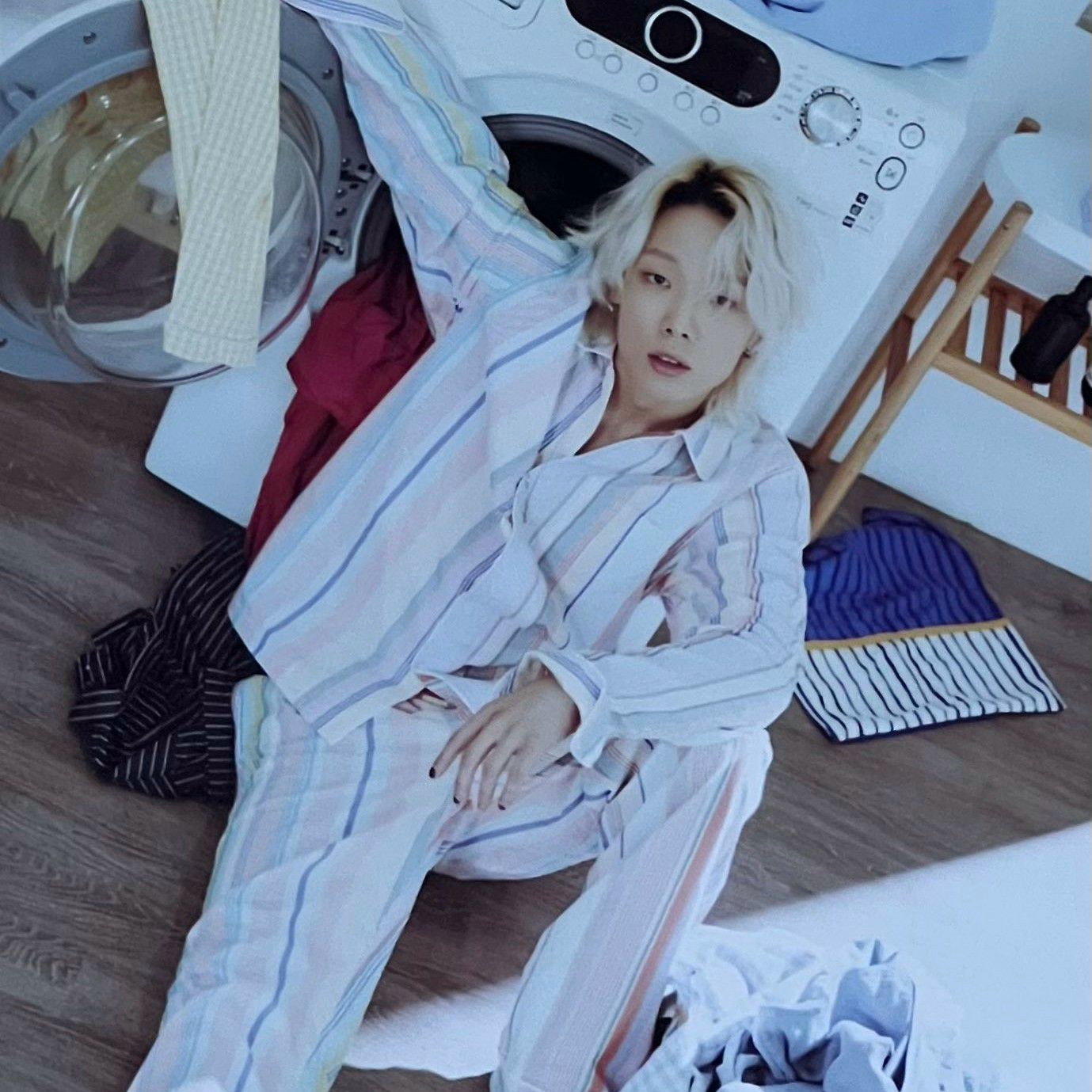 Recent activity shot of BOBBY (iKON)