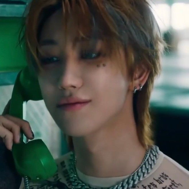 Behind-the-scenes cut of The 8 (SEVENTEEN)