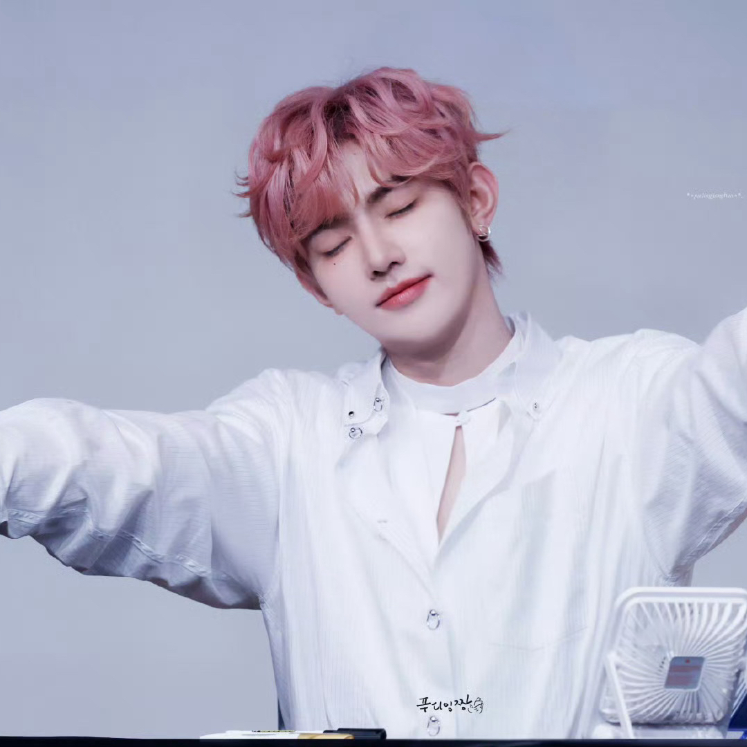 A moment captured by Zhang Hao (ZEROBASEONE)'s fan