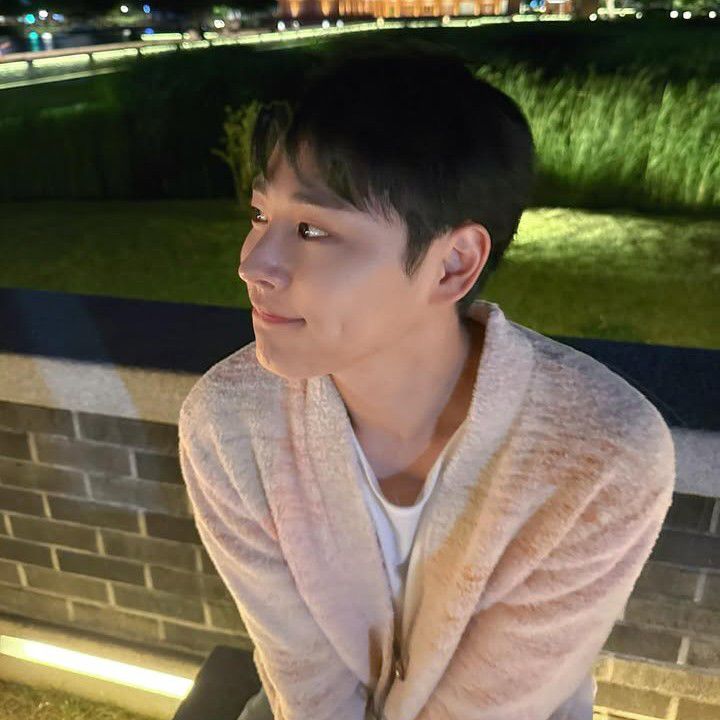 Latest photo of Choi Byungchan