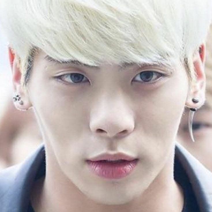Potret di balik layar Jonghyun (SHINee)