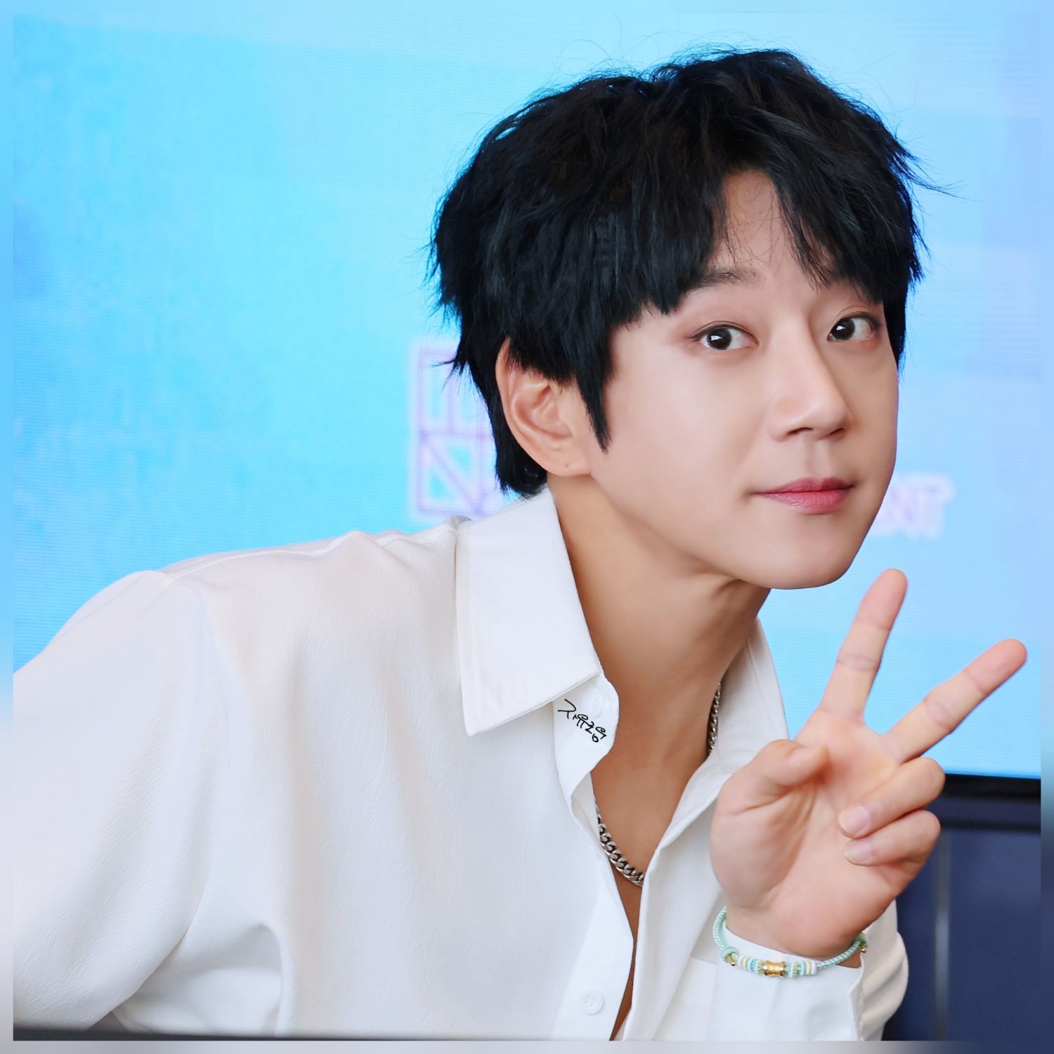 Recent activity shot of Hwang Chiyeol