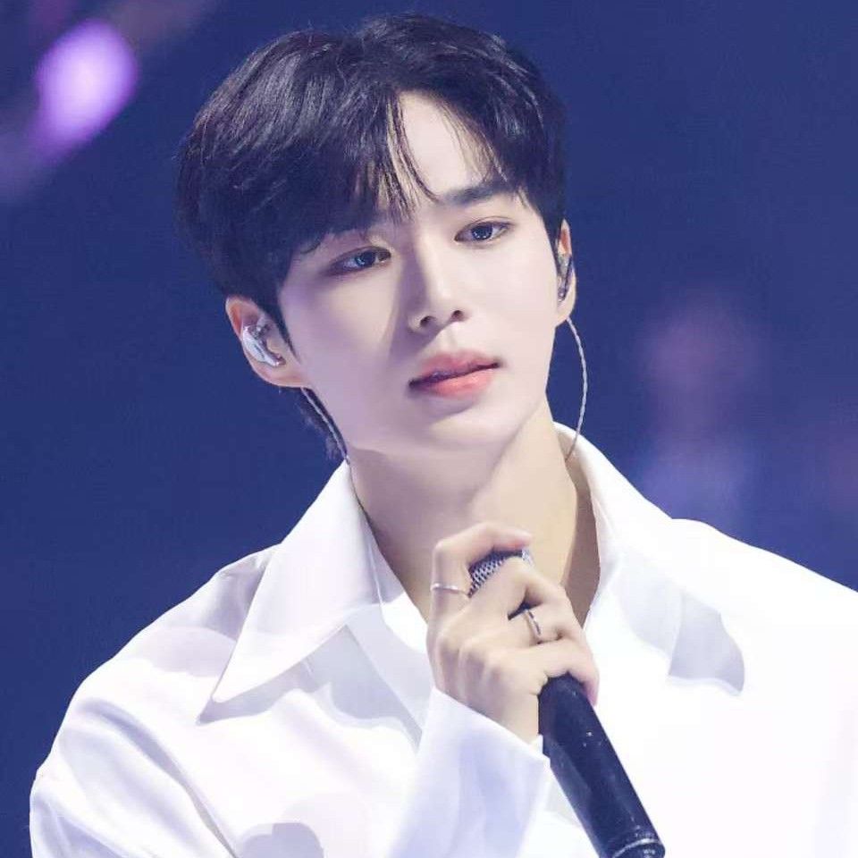 A moment captured by Kim Junseo (ALPHA DRIVE ONE)'s fan