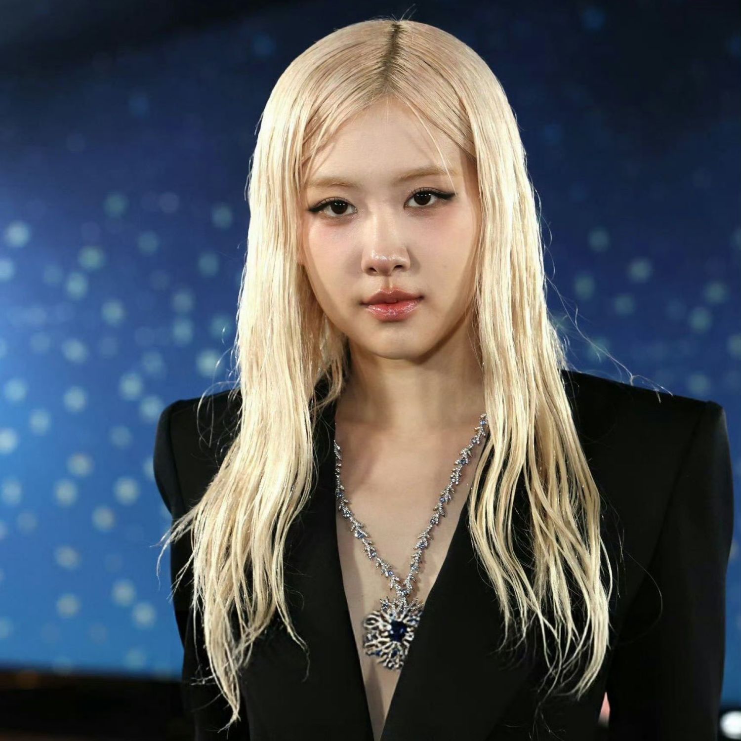 ROSÉ (BLACKPINK)的最新照片