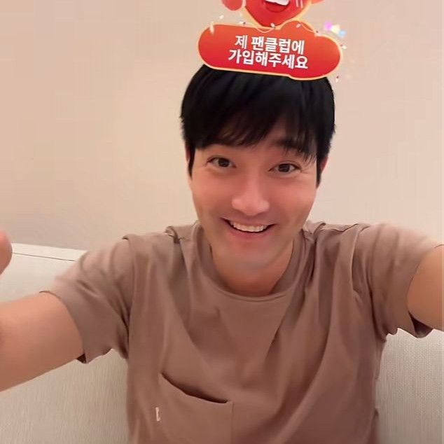 Recent activity shot of Siwon (Super Junior)