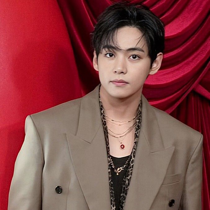 뷔 (방탄소년단)의 비하인드 컷