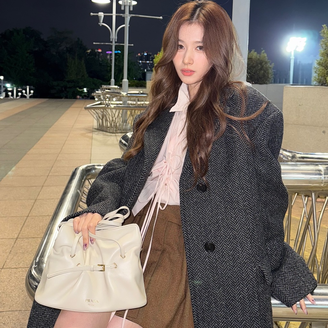 Latest photo of Sana (TWICE)