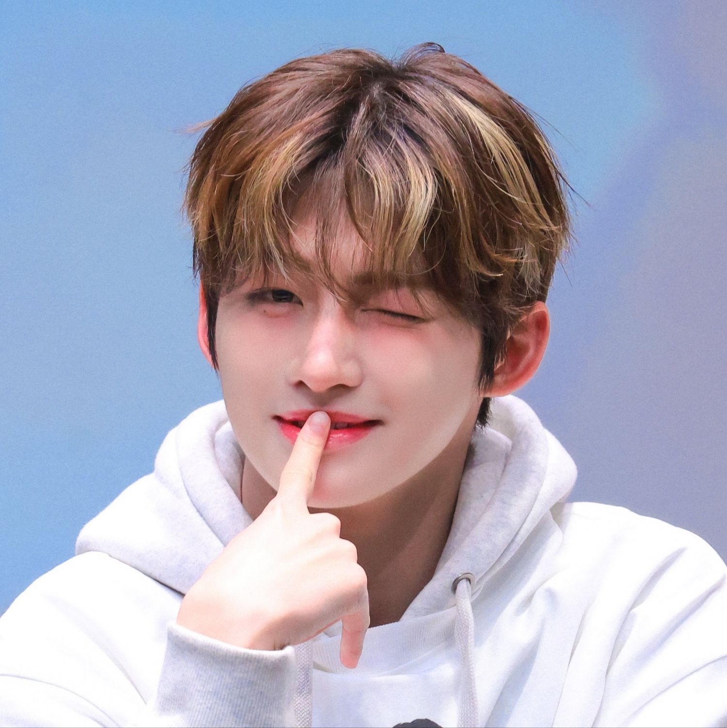 Latest photo of Jihoon (TWS)