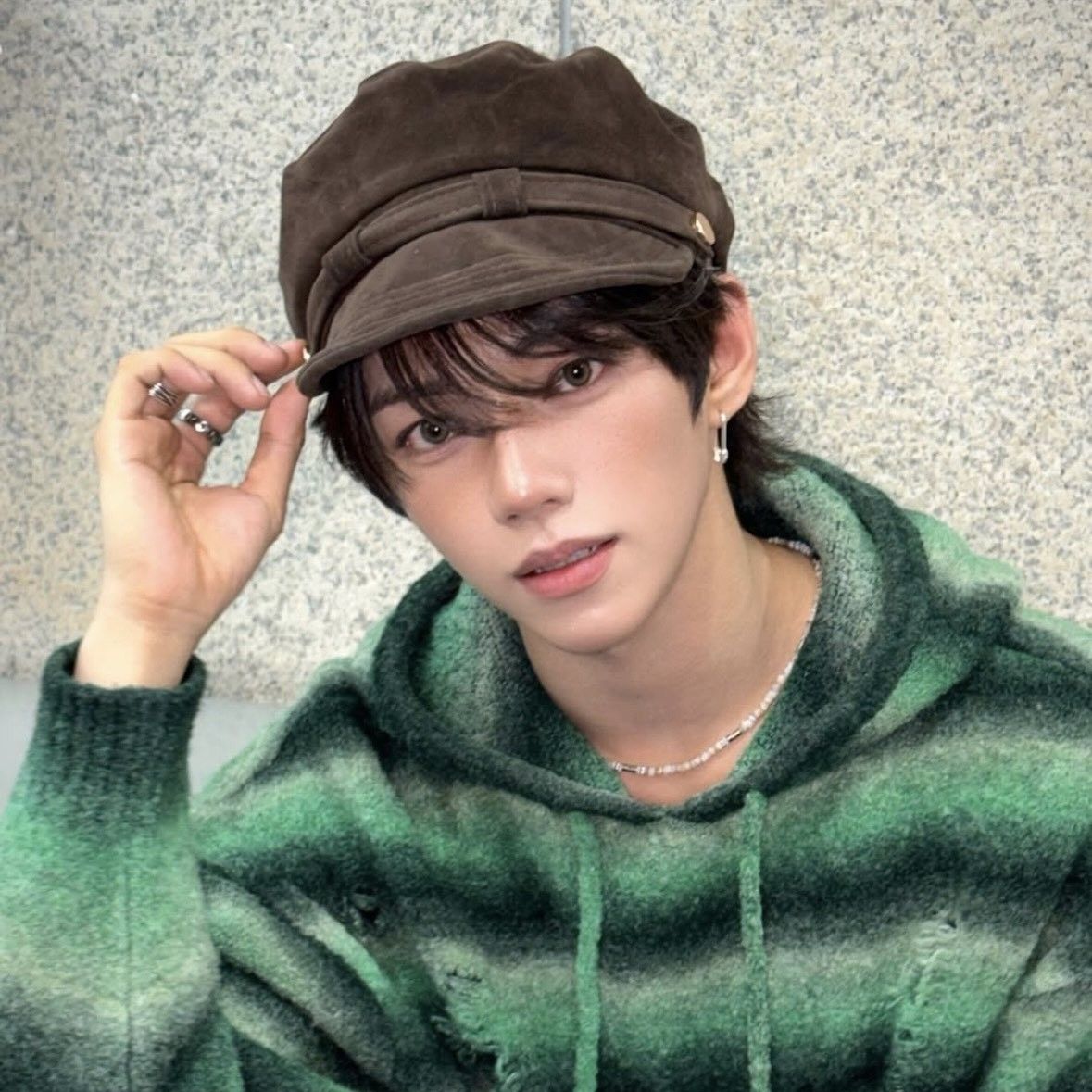 Behind-the-scenes cut of JL (AHOF)