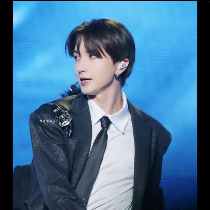 Behind-the-scenes cut of Super Junior