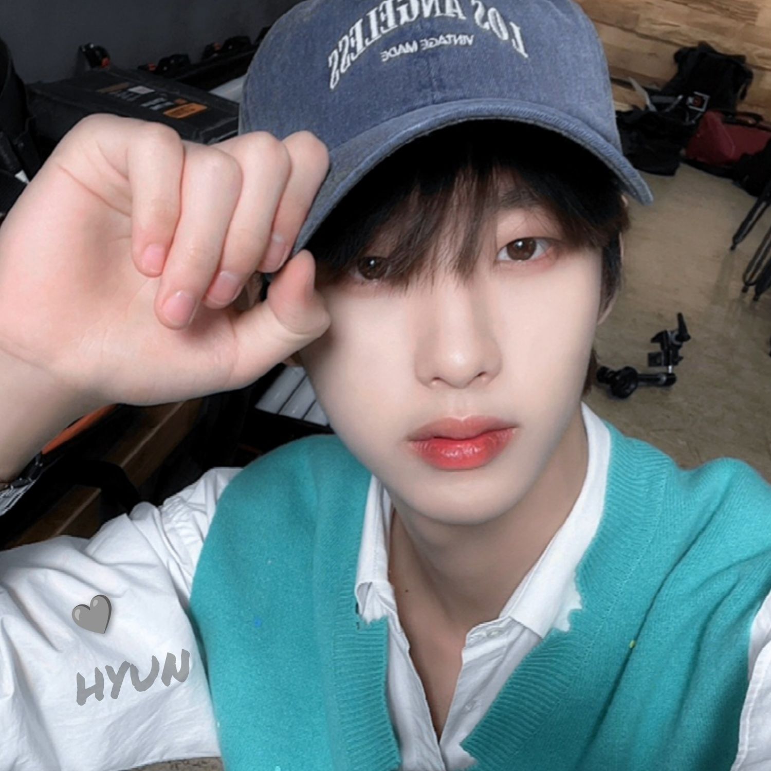 A moment captured by Hyun's fan