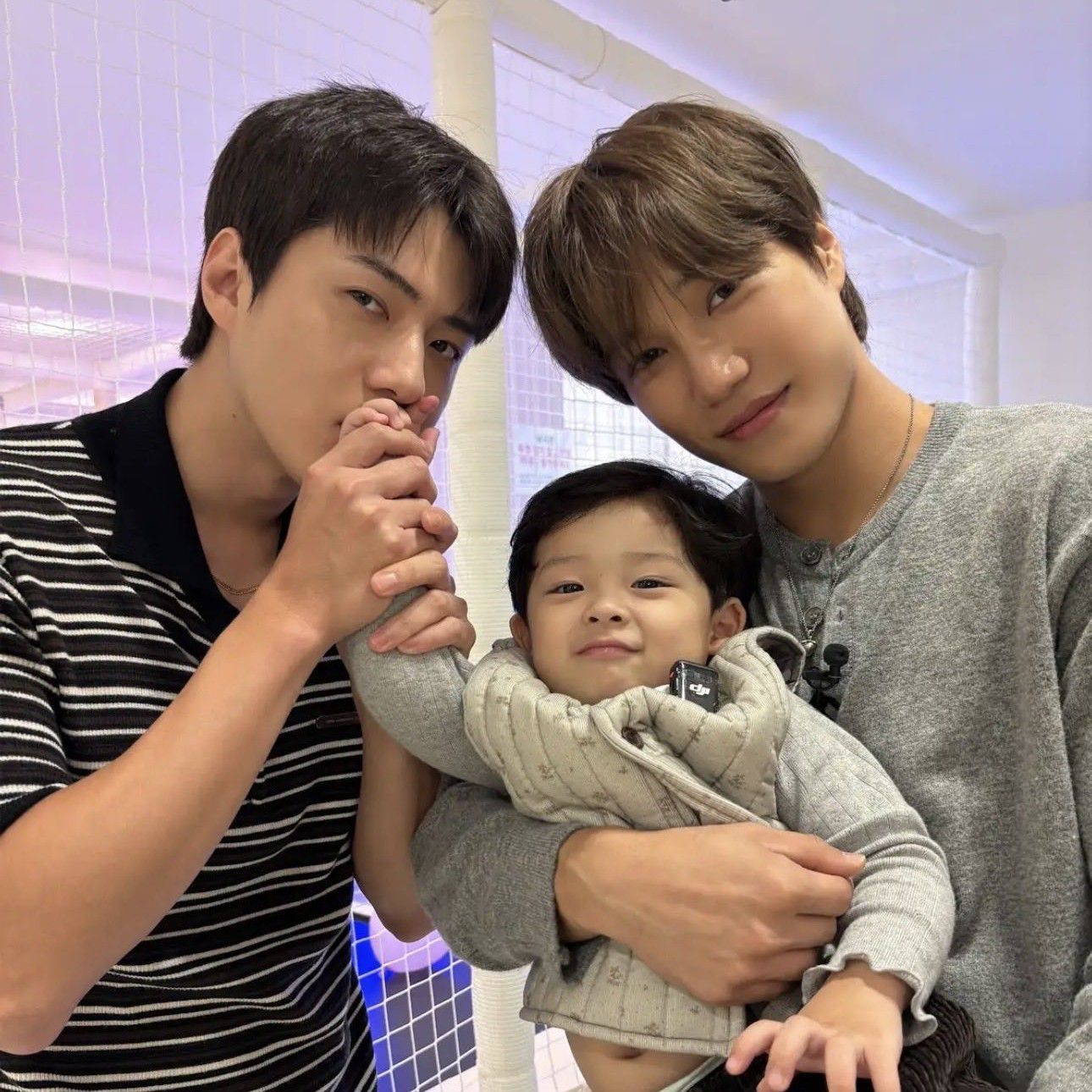 Momen yang diabadikan oleh penggemar Sehun (EXO)