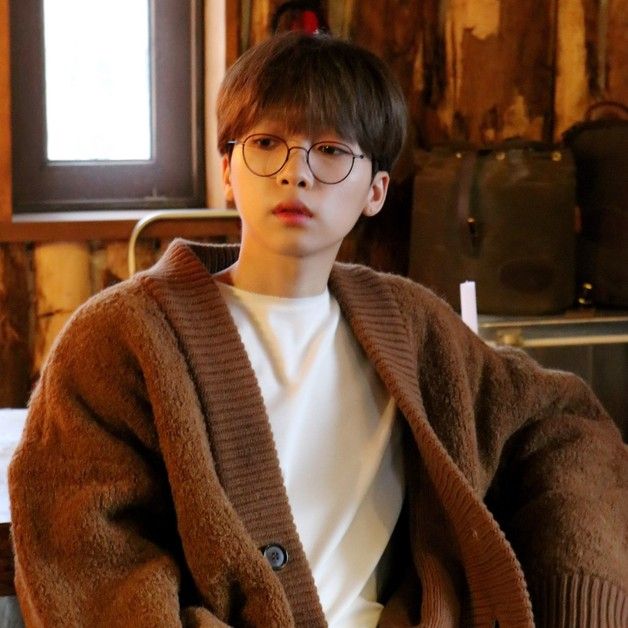 Recent activity shot of Jeong Sewoon
