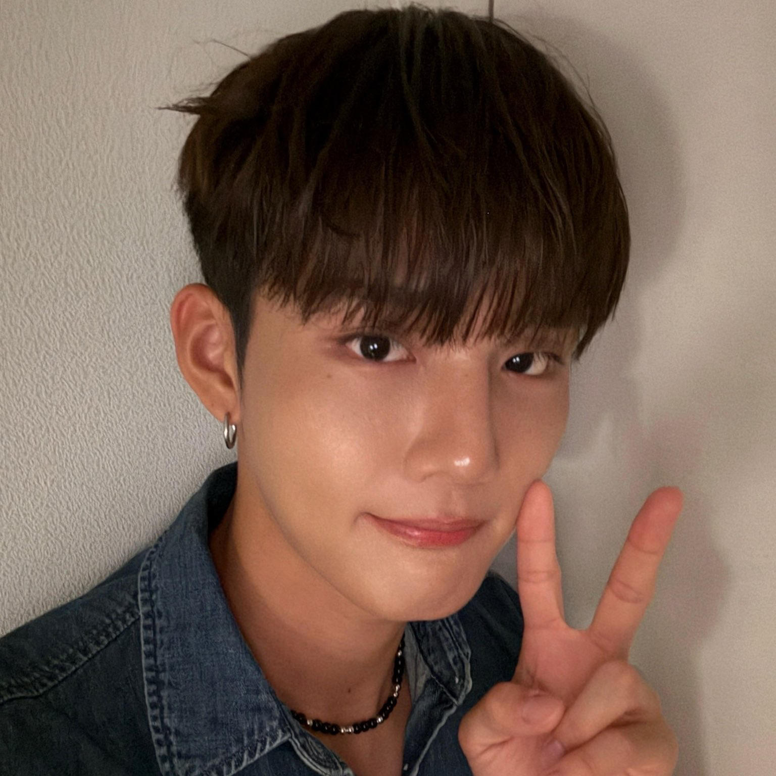Behind-the-scenes cut of Seunghun (B.D.U)