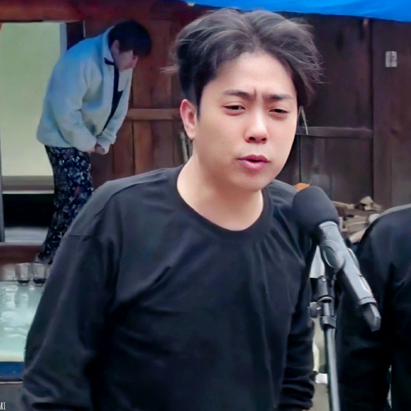 Behind-the-scenes cut of SECHSKIES