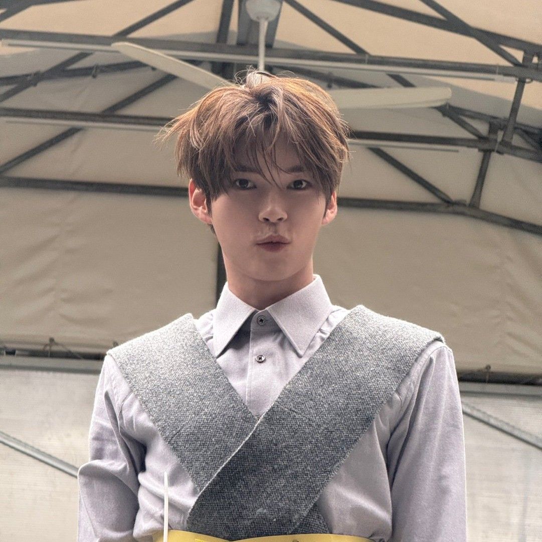 Recent activity shot of Sung Hanbin (ZEROBASEONE)