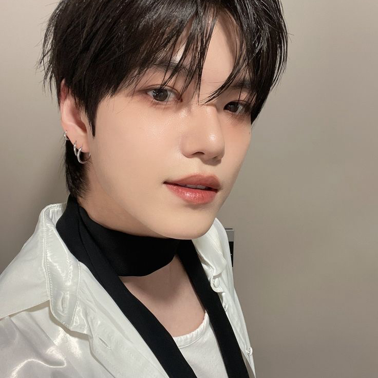 Behind-the-scenes cut of Gyehyeon (VERIVERY)