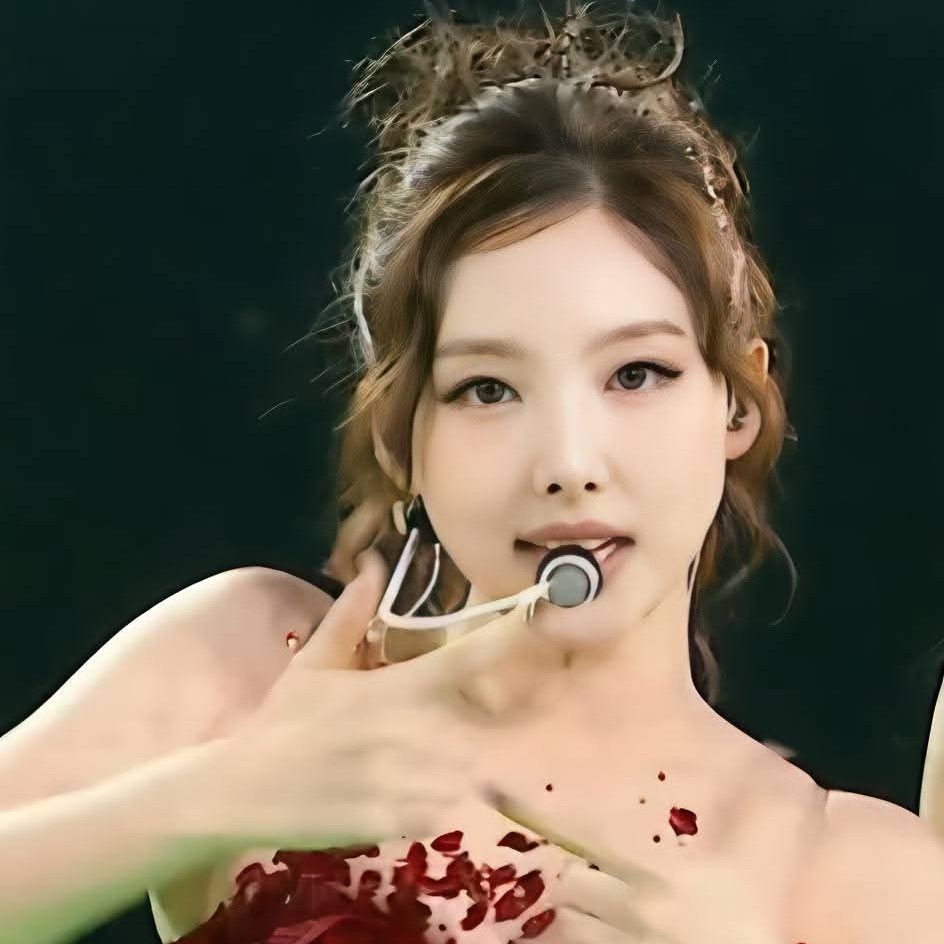 Latest photo of TWICE