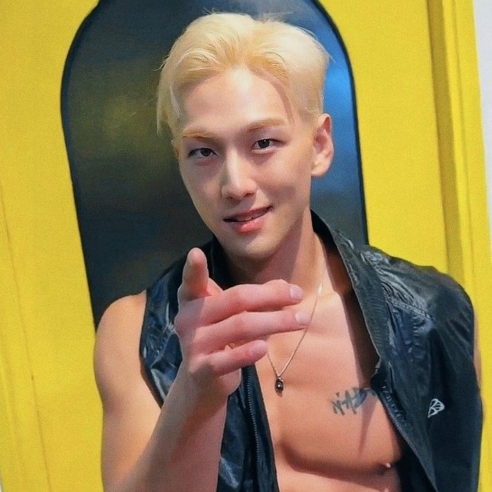 Behind-the-scenes cut of Baekho