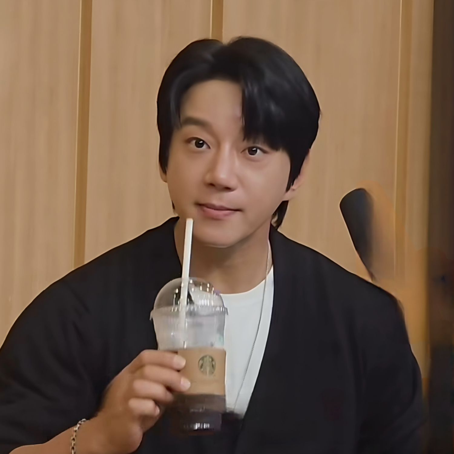 Recent activity shot of Hwang Chiyeol