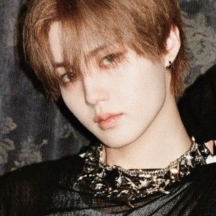 Recent activity shot of Doyoung (TREASURE)