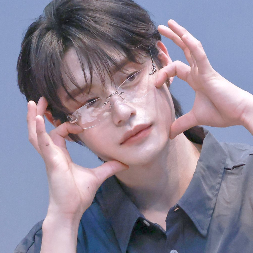 Latest photo of Kim Jiwoong (ZEROBASEONE)
