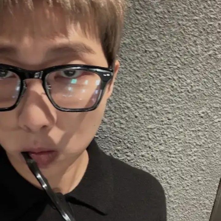 Behind-the-scenes cut of RM (BTS)