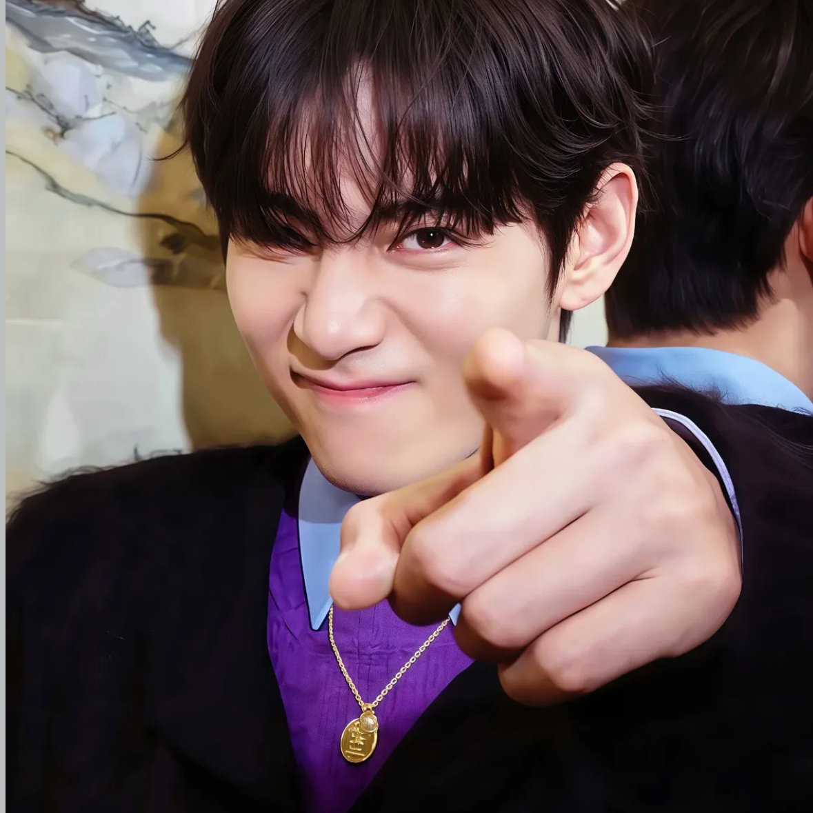 뷔 (방탄소년단)의 최신 사진