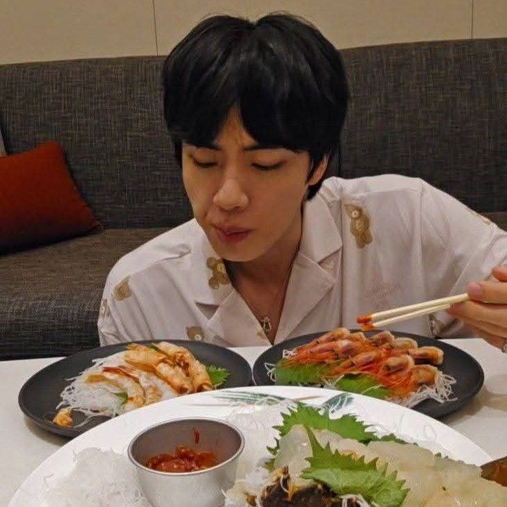 Behind-the-scenes cut of Jin (BTS)