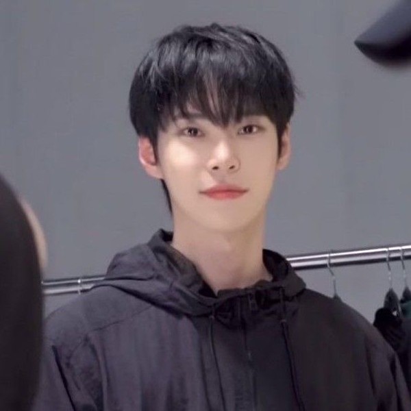 Popular profile image of Doyoung (NCT 127) selected by votes