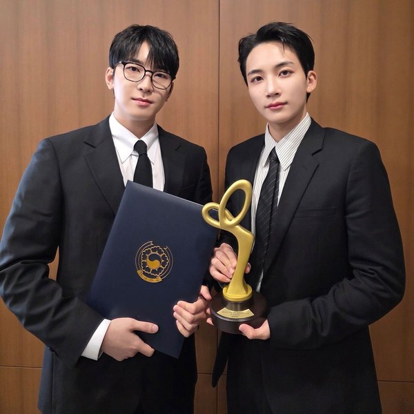 通過投票選出的圓佑 (SEVENTEEN)人氣頭像