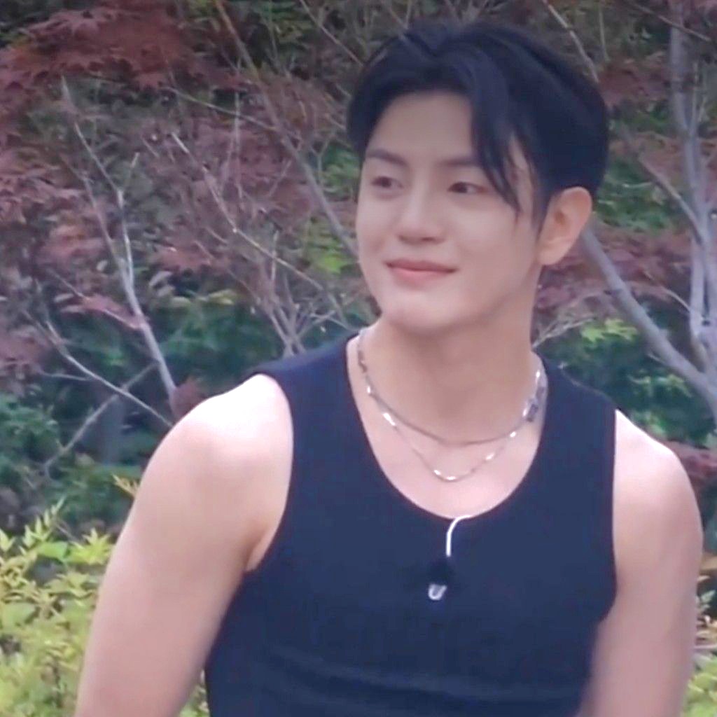 Recent activity shot of Donghun (A.C.E)