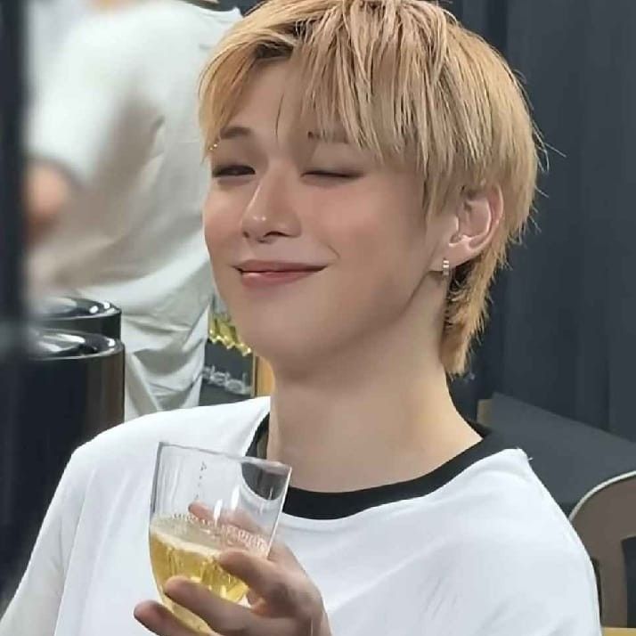 Behind-the-scenes cut of Kang Daniel