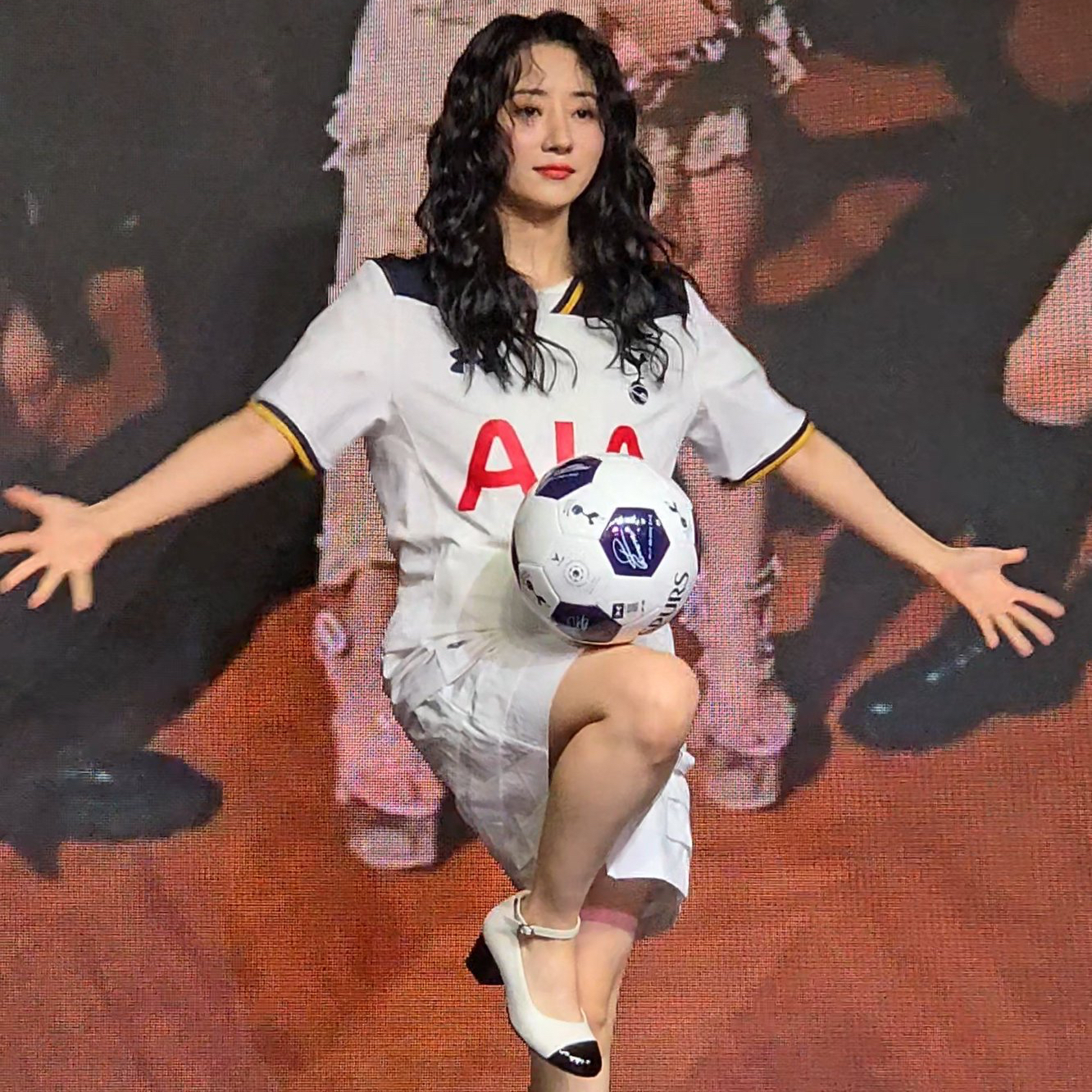 A moment captured by DREAMCATCHER's fan