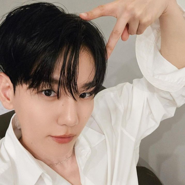 백현 (EXO)의 최신 사진