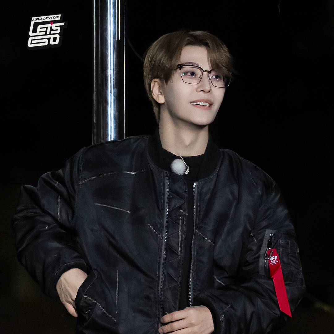 A moment captured by He Xinlong (ALPHA DRIVE ONE)'s fan