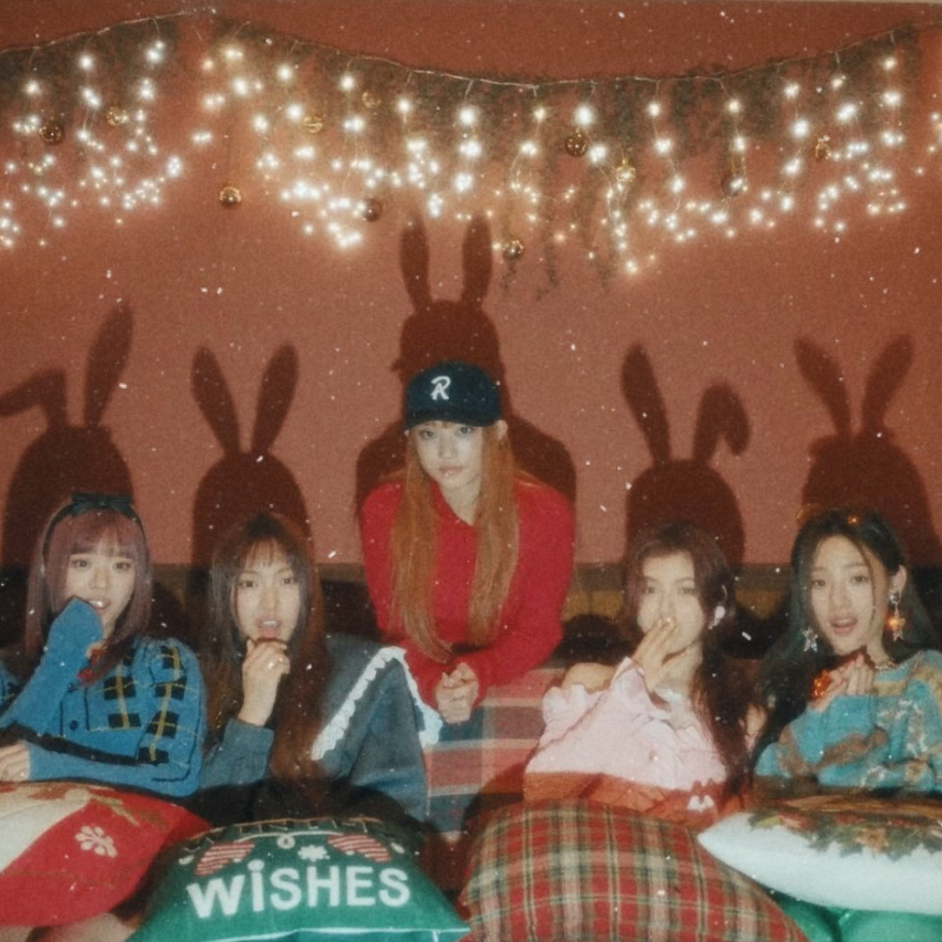 Latest photo of NewJeans