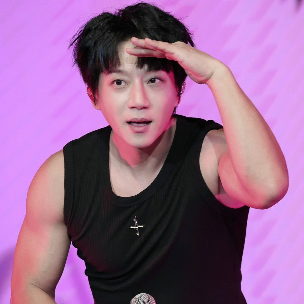 ファン・チヨルの舞台裏ショット