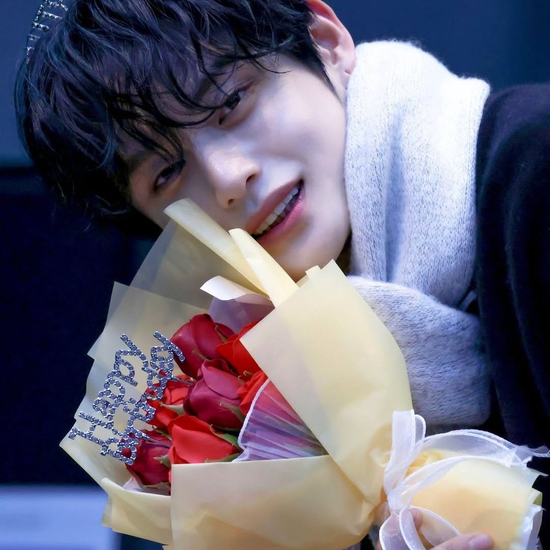 Behind-the-scenes cut of Kim Jiwoong (ZEROBASEONE)